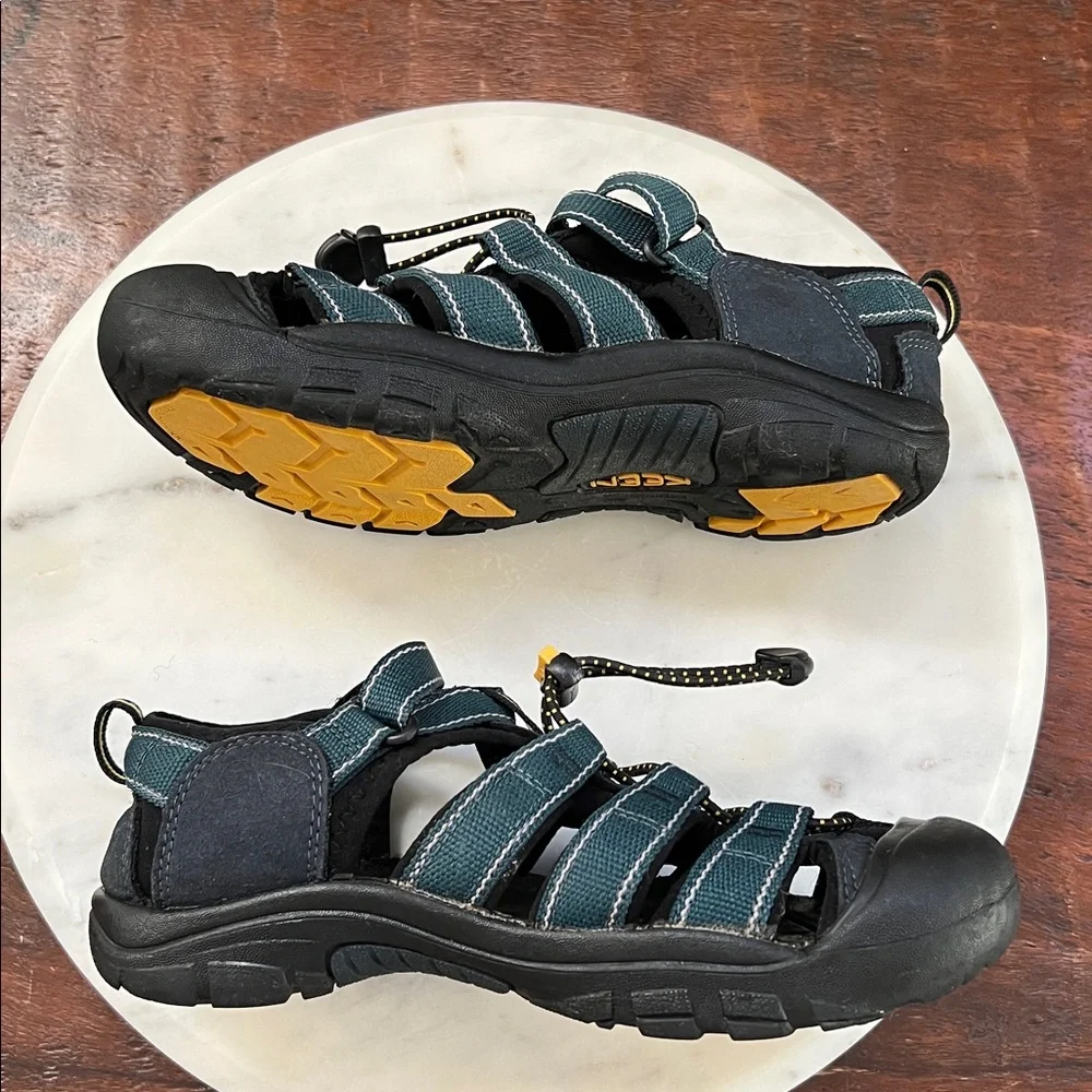 KEEN Newport H2 Waterproof Hiking Trail Hybrid Sandals Blue/Black Big Kids 5